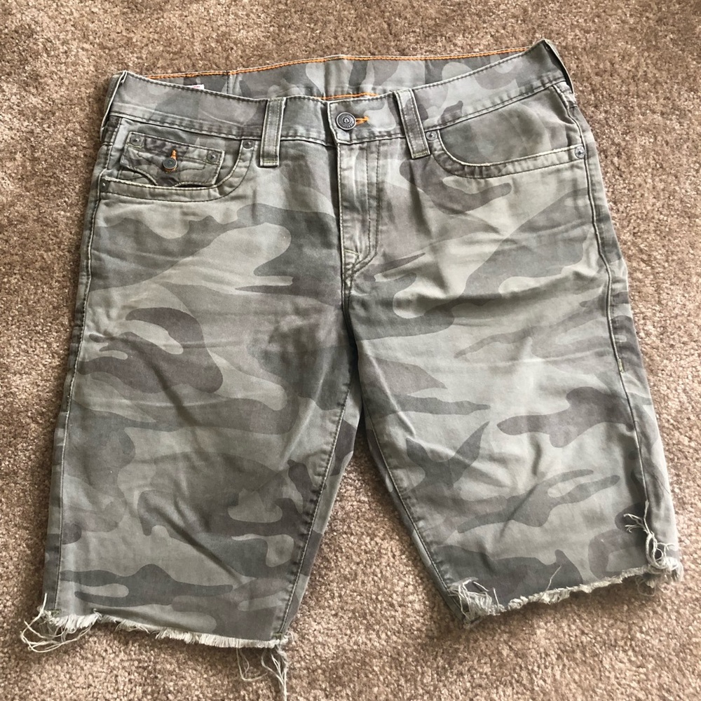 True religion cut off Ricky shorts
